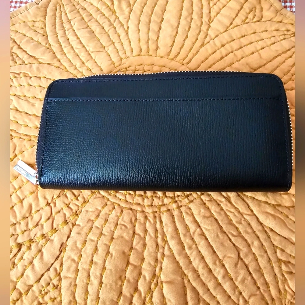 Kate Spade Wallet ♠️ - Picture 2 of 3